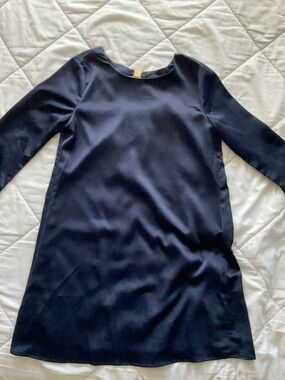 RW&CO. Navy Long-Sleeve Shift Dress. Size M.